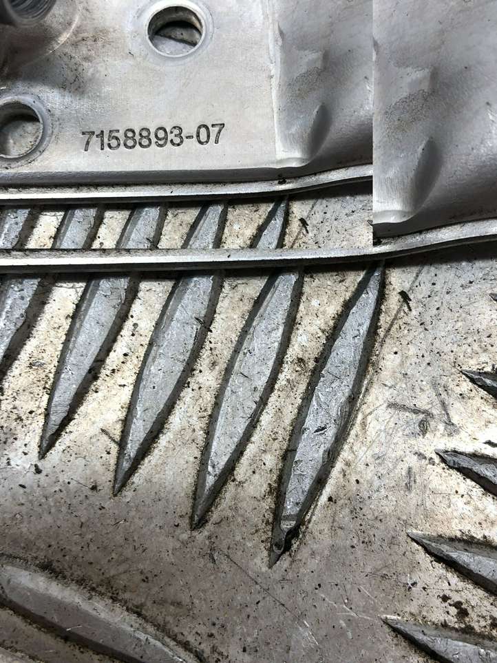 BMW 7 F01 F02 F03 F04 (2008 - 2016)  7158893 Балка крепления панели