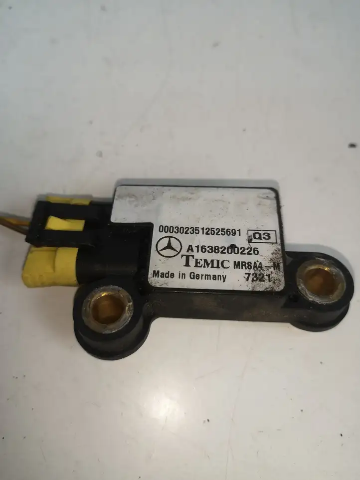 Mercedes-Benz ML W163 (1997 - 2005) A1638200226 Датчик удара SRS — фото 1
