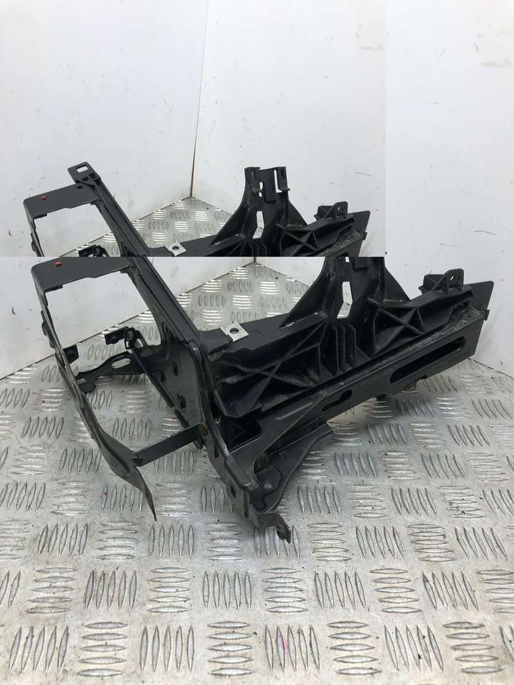 BMW 7 F01 F02 F03 F04 (2008 - 2016)  5164720079310 Держатель передней фары