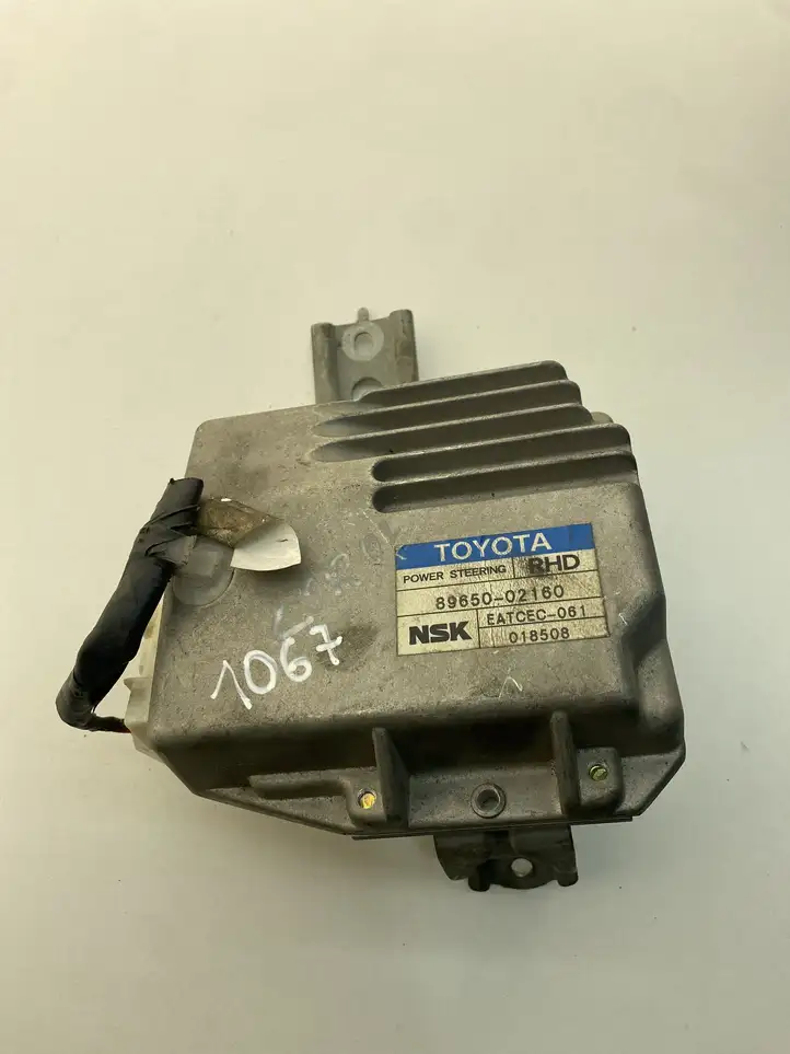 Toyota Corolla E120 E130 (2004 - 2007) 8965002160 Блок управления рулевой рейкой — фото 1