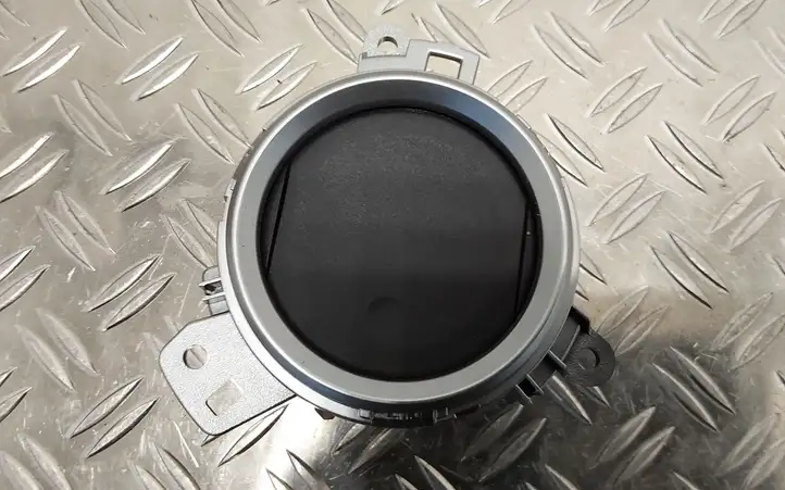 Toyota Auris E180 (2012 - 2018) Боковой воздушный дефлектор — фото 1