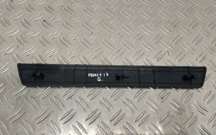 Toyota Prius+ (ZVW40) (2011 - 2018) 6791547050 Внутренняя отделка заднего порога — фото 2