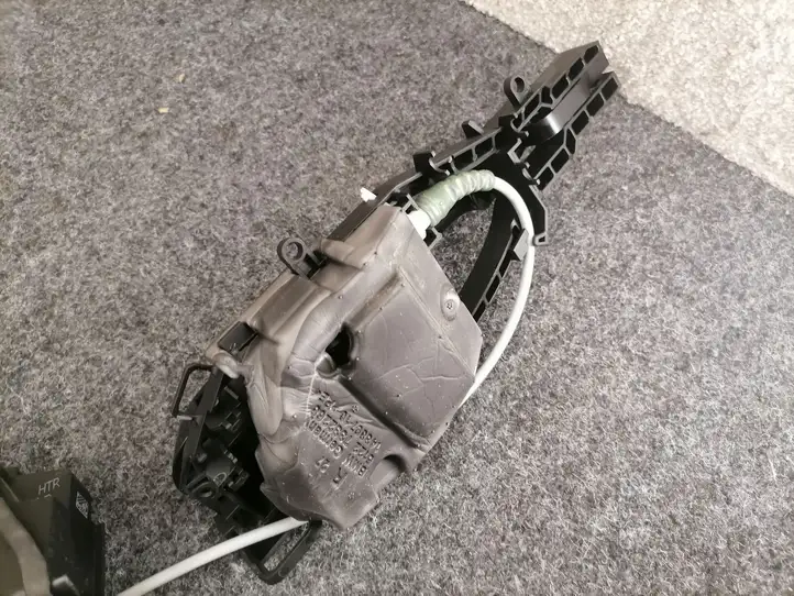 BMW 3 F30 F35 F31 (2012 - 2018) 7202148 Замок задней двери — фото 2