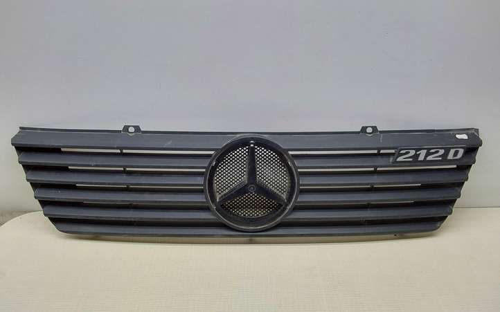 Mercedes-Benz Sprinter W901 W902 W903 W904 (1995 - 2007)  9018880123 Передняя решётка