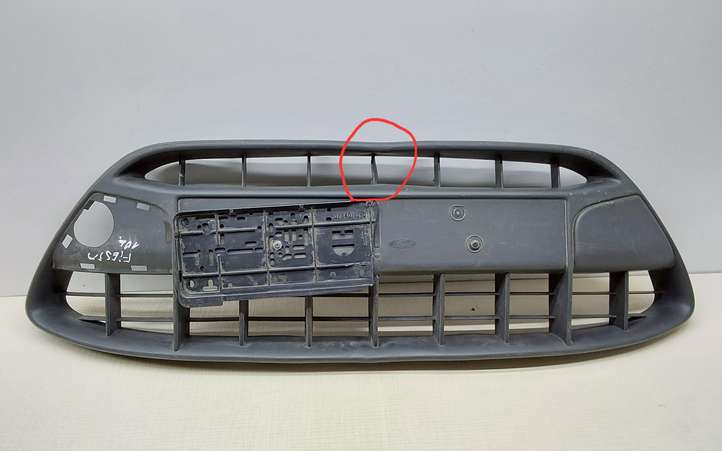 Ford Fiesta (2006 - 2008)  8A6J17K945AA Передняя решётка