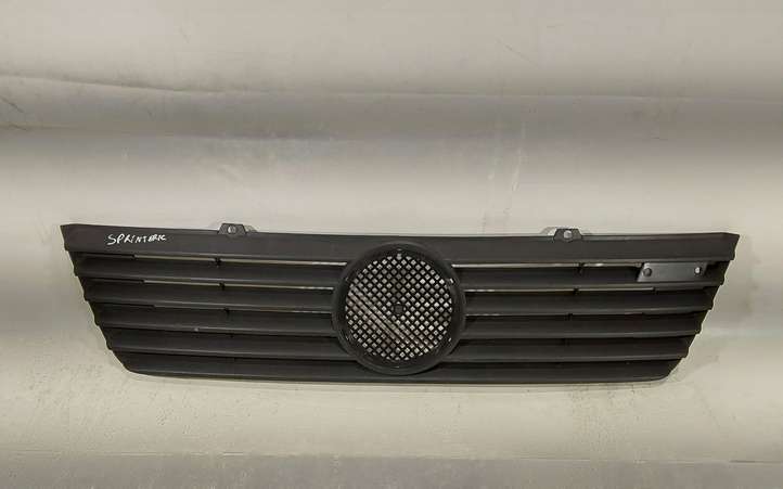 Mercedes-Benz Sprinter W901 W902 W903 W904 (1995 - 2007)   Передняя решётка