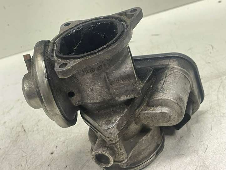 Audi A3/S3 8P (2004 - 2008)  038129637D Клапан EGR