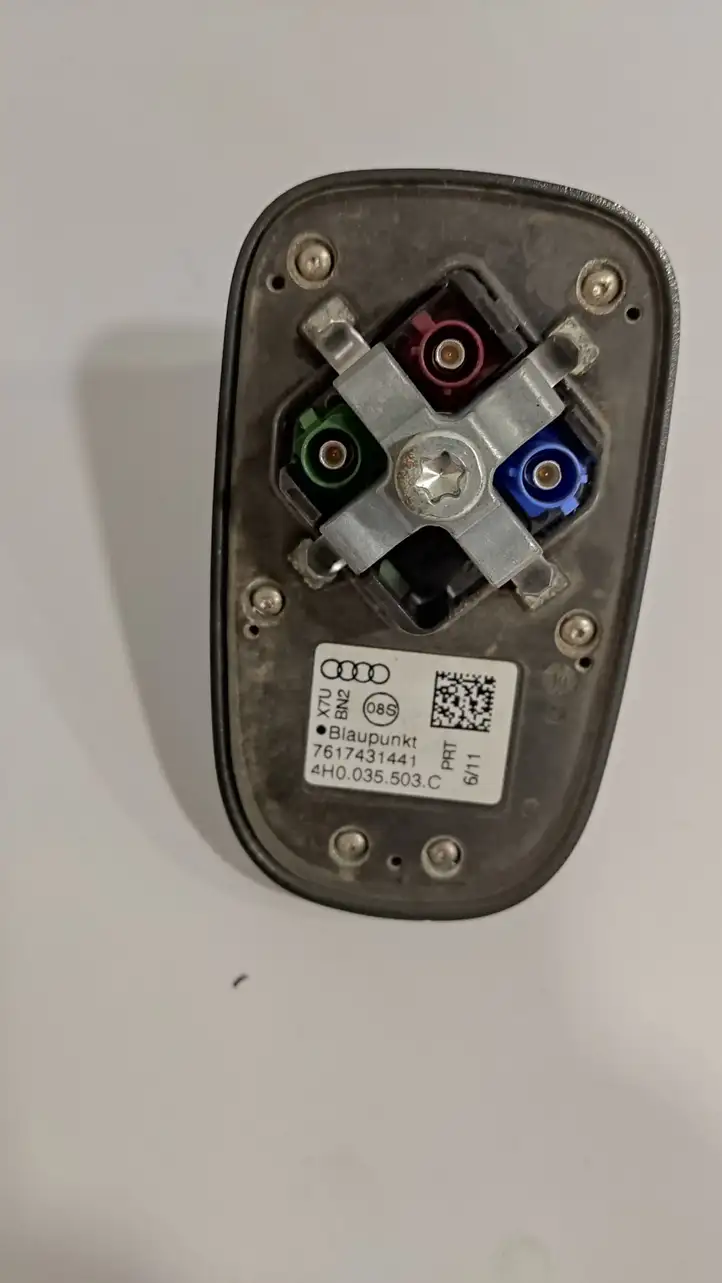 Audi A8 S8 D4 4H (2013 - 2017) 4H0035503C GPS антенна — фото 3