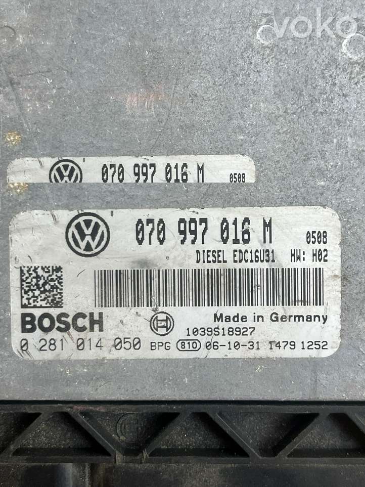Volkswagen Transporter-Caravelle (2003 - 2009)  070997016M Блок управления двигателя