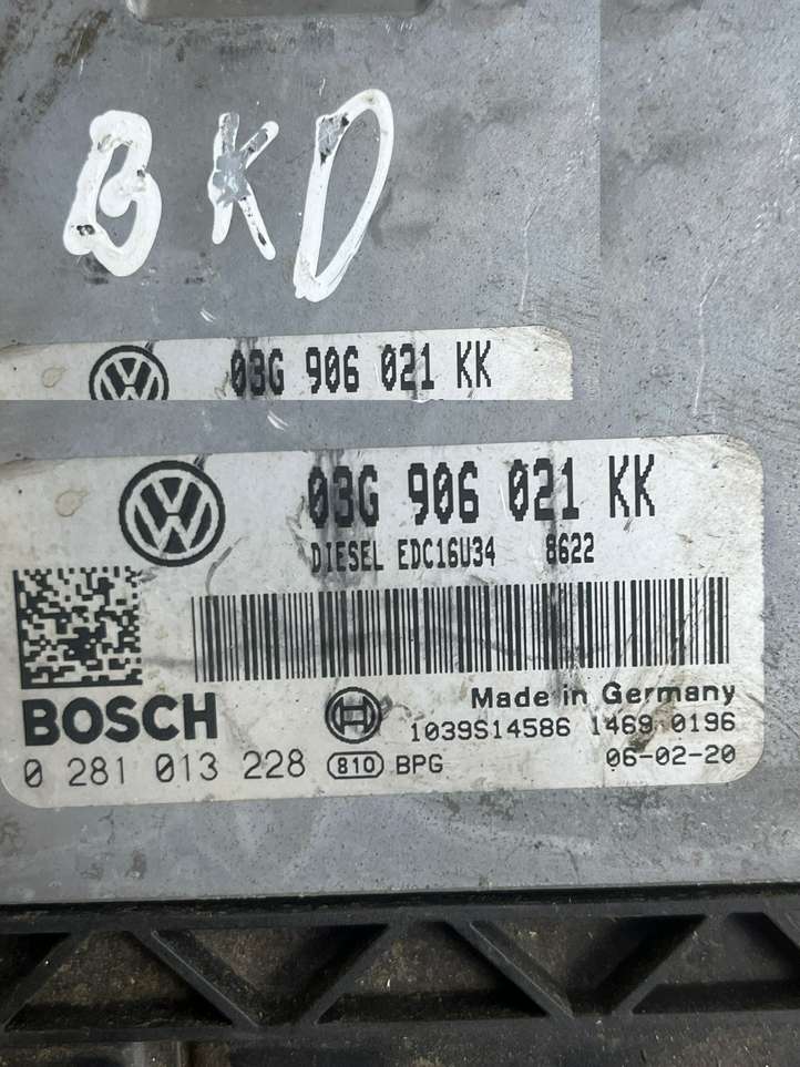Volkswagen Golf V (2003 - 2009)  03G906021KK Блок управления двигателя