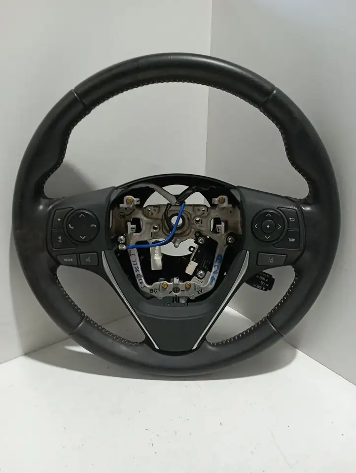 Toyota Auris E180 (2012 - 2018) Руль — фото 1