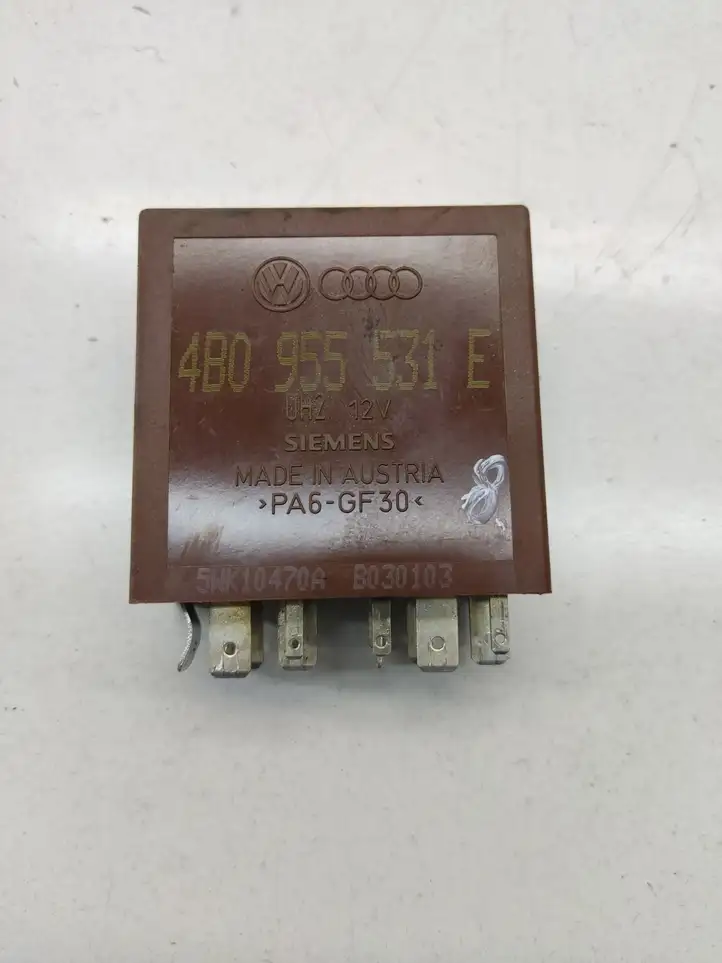 Audi A6 S6 C5 4B (2001 - 2004) 4B0955531E Реле стеклоочистителей — фото 1