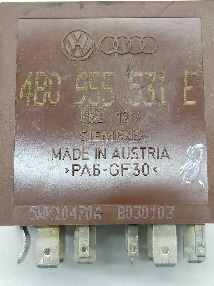 Audi A6 S6 C5 4B (2001 - 2004) 4B0955531E Реле стеклоочистителей — фото 2