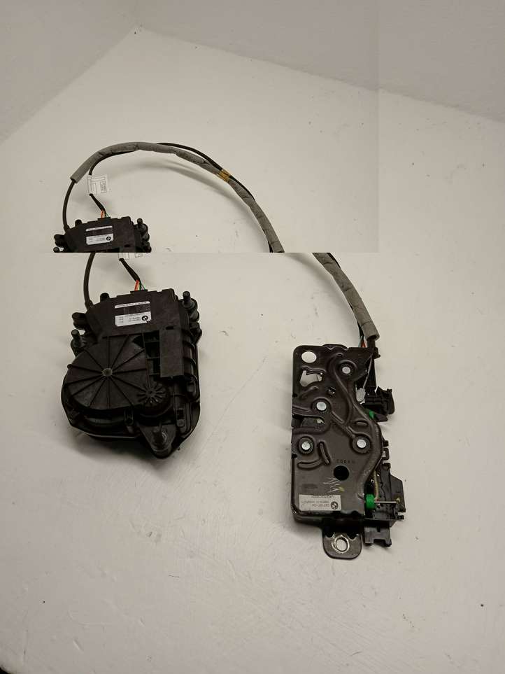BMW 7 G11 G12 (2015 - 2022)  735709707 Замок задней крышки