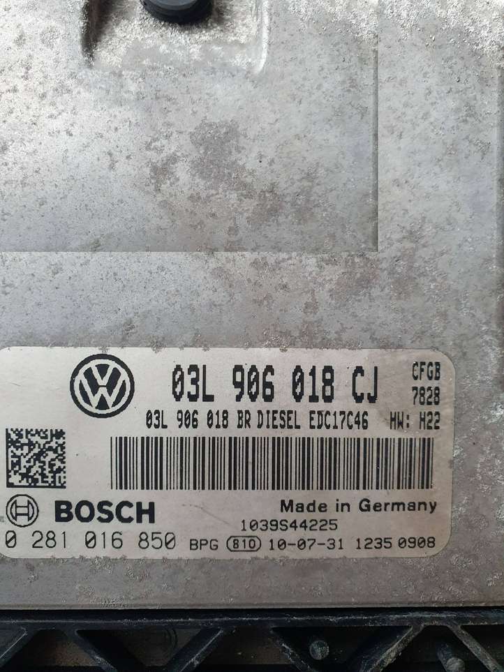 Skoda Superb B6 (3T) (2008 - 2015)  03L906018CJ Блок управления двигателя