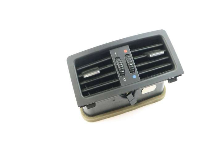 BMW 5 E60 E61 (2004 - 2010)  7129556 Воздуховоды