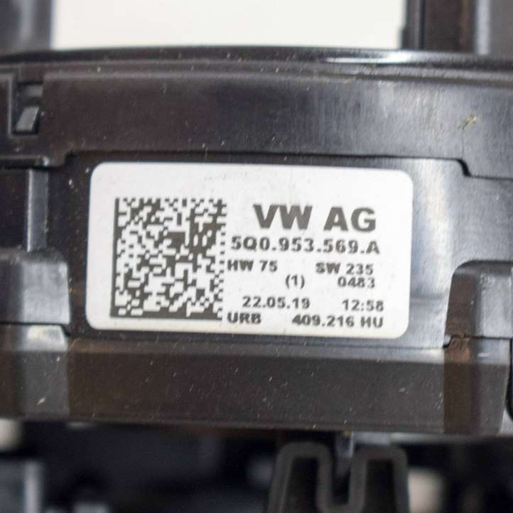 Skoda Fabia Mk3 (NJ) (2015 - 2021)  5Q0953521GF Комплект ручек