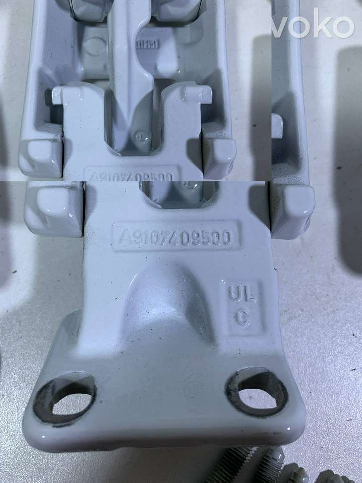 Mercedes-Benz Sprinter W907 W910 (2018 - )  a9107408900  Комплект петель задней двери