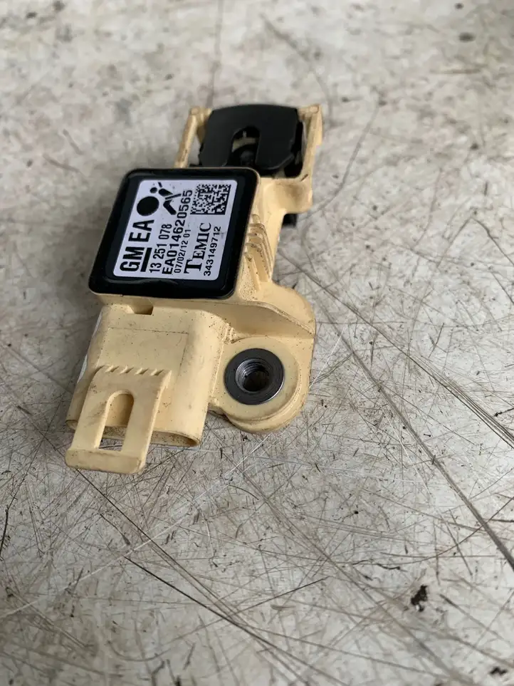Opel Zafira B (2008 - 2014) 13251078 Датчик удара SRS — фото 1