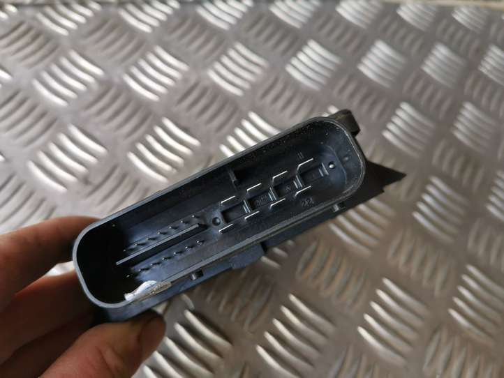 BMW 5 F10 F11 (2009 - 2016)  EB686327702 Модуль управления ручным тормозом