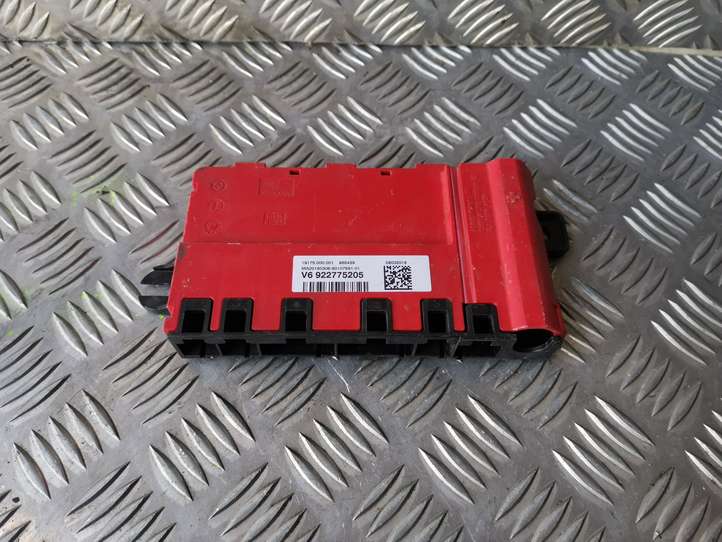BMW 3 F30 F35 F31 (2012 - 2018)  922775205 Узел подключения плюсовых проводов