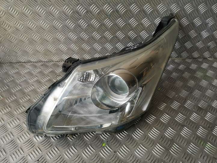 Toyota Avensis T270 (2009 - 2012)  8116605310 Передняя фара