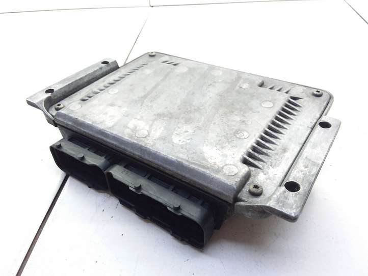 Alfa Romeo 147 (2000 - 2004)  0281010332 Блок управления двигателя