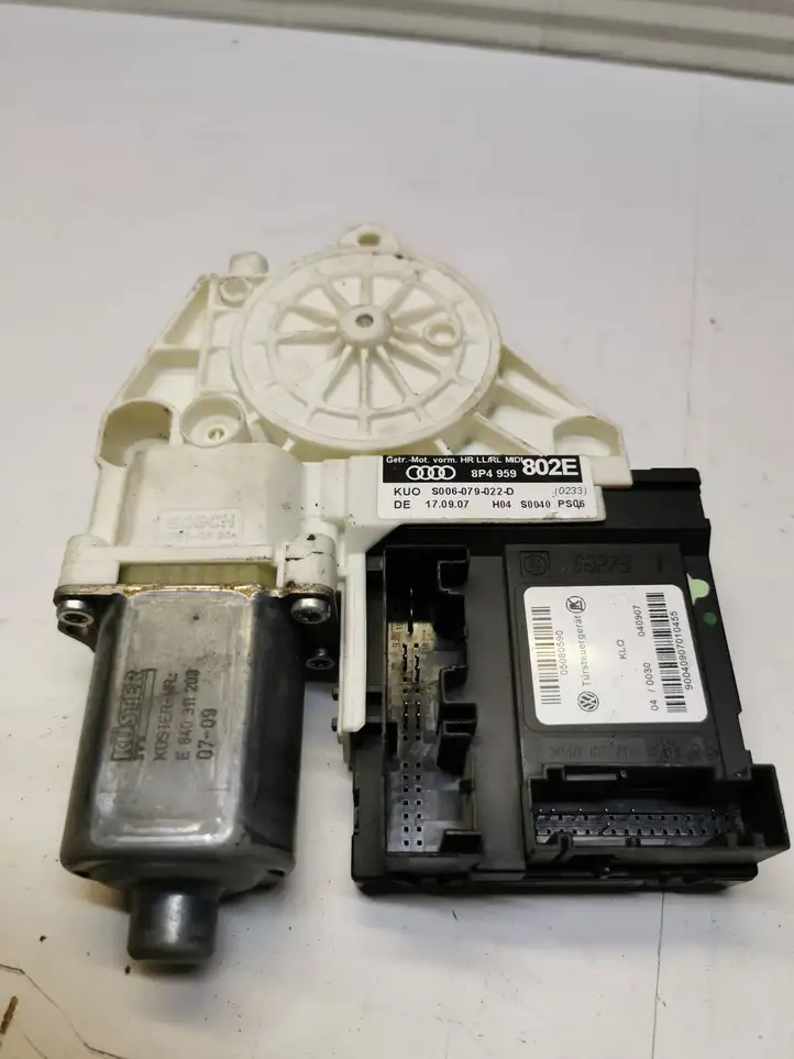 Audi A3/S3 8P (2004 - 2008) 8P4959802E Стеклоподъемник задней двери — фото 1