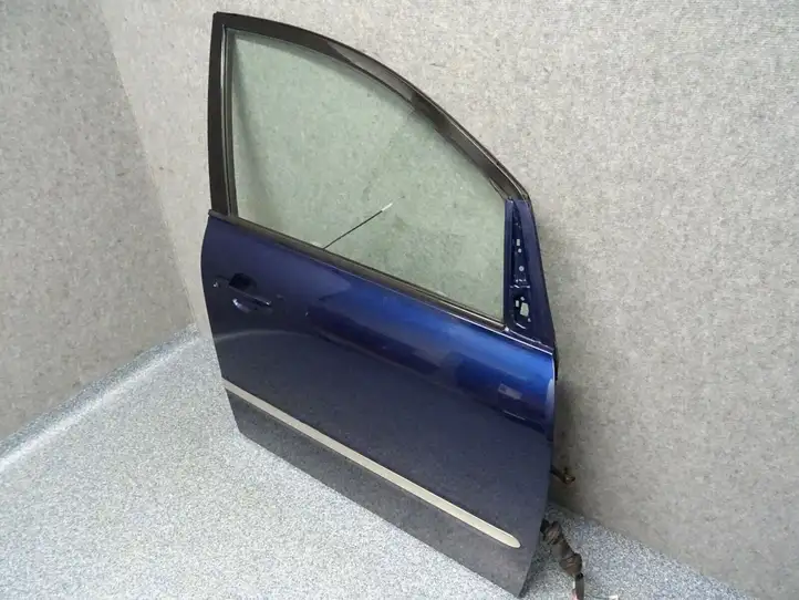 Toyota Avensis Verso (1995 - 2001) Дверь — фото 3