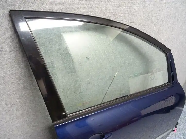 Toyota Avensis Verso (1995 - 2001) Дверь — фото 4