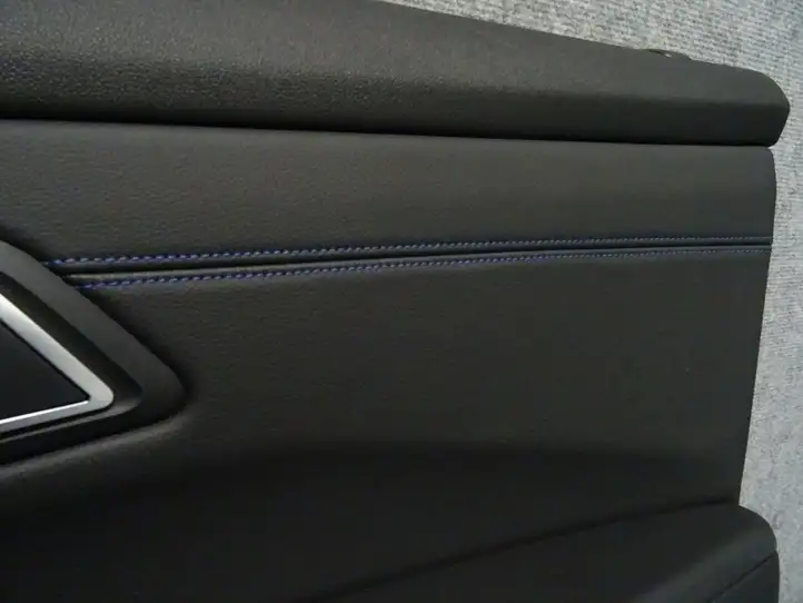 BMW 3 G20 G21 (2019 - ) Обшивка передней двери — фото 2