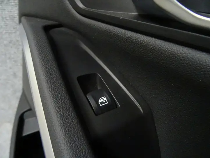 BMW 3 G20 G21 (2019 - ) Обшивка задней двери — фото 4