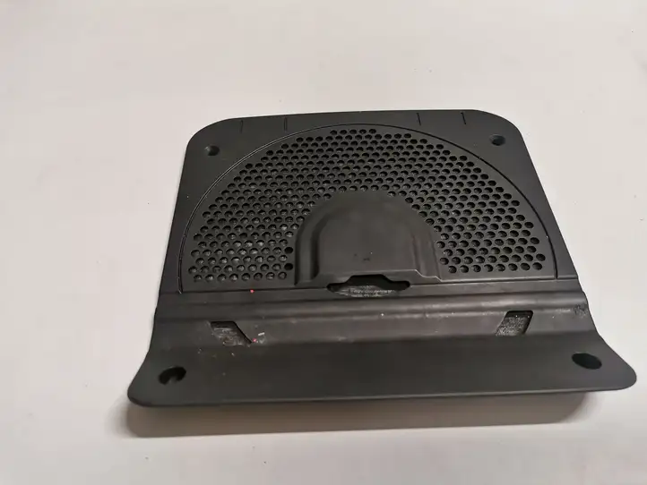 BMW 3 F30 F35 F31 (2012 - 2018) 7309606 Решетка сабвуфера — фото 1