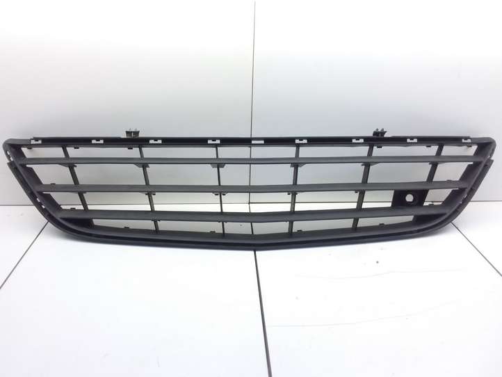 Opel Corsa D (2006 - 2010)  13179942 Нижняя решётка (из трех частей)
