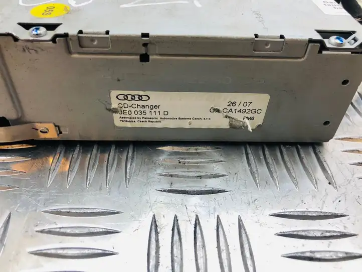 Audi A4 S4 B7 8E 8H (2004 - 2009) 8E0035111D CD/DVD чейнджер — фото 2