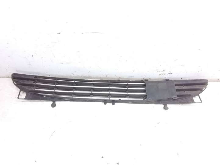 Peugeot 307 (2005 - 2008)  9634014477 Нижняя решётка (из трех частей)