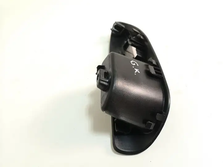 Nissan Juke I F15 (2010 - 2018) 829611KA2A Накладка кнопки стеклоподъемника — фото 3