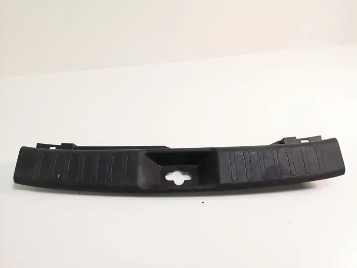 Nissan Juke I F15 (2010 - 2018) 849921KA2A Отделка порога багажника — фото 1