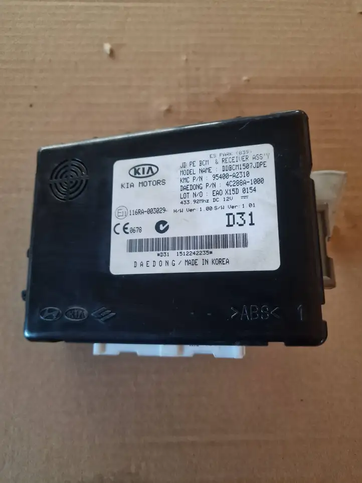 Kia Ceed (2015 - 2018) 95400A2310 Модуль комфорта — фото 1