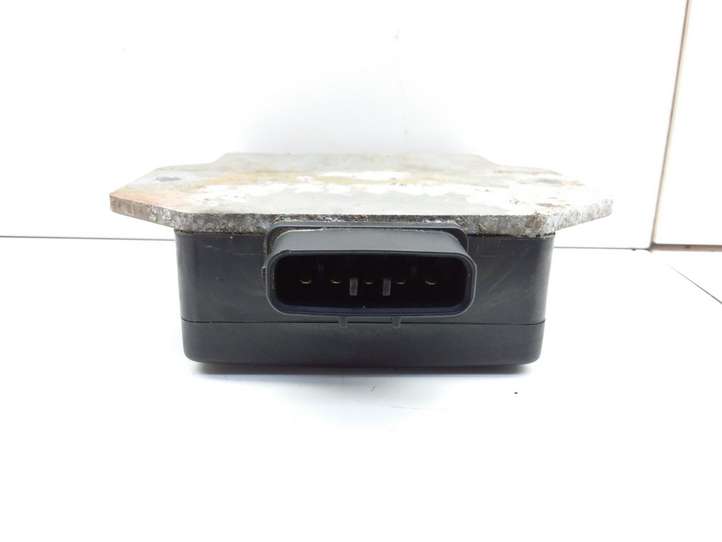 Mazda Premacy (1999 - 2005)  RF2A18701A Блок управления топливных форсунок