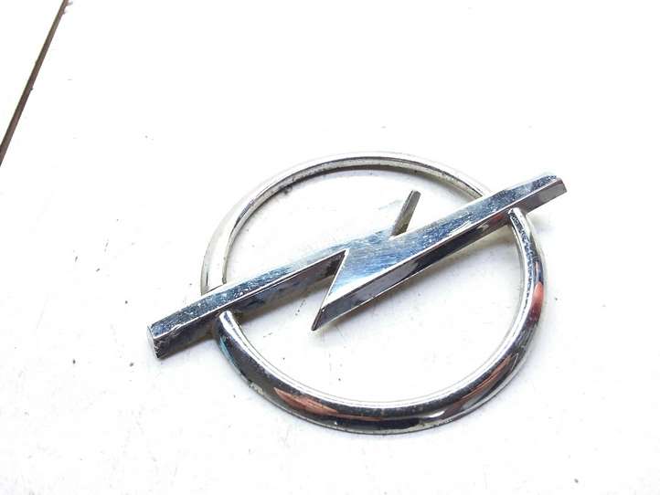 Opel Meriva (2002 - 2006)  24467407 Значок производителя / буквы модели
