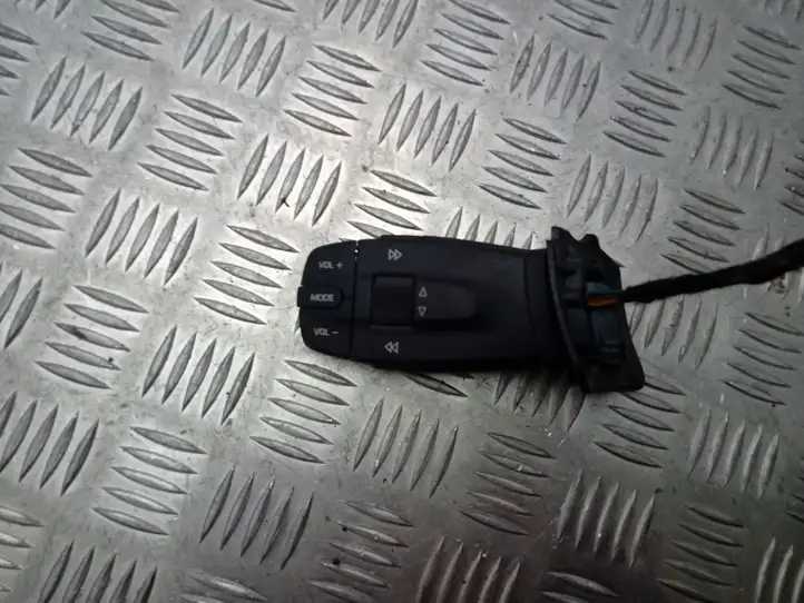 Seat Ibiza IV (6J,6P) (2008 - 2017) 5J0959849 Включатель регулировки звука — фото 1