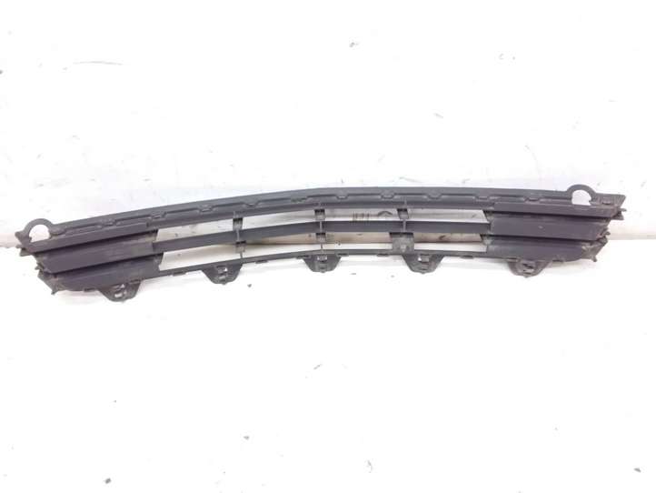 Opel Meriva (2002 - 2006)  93321761 Нижняя решётка (из трех частей)
