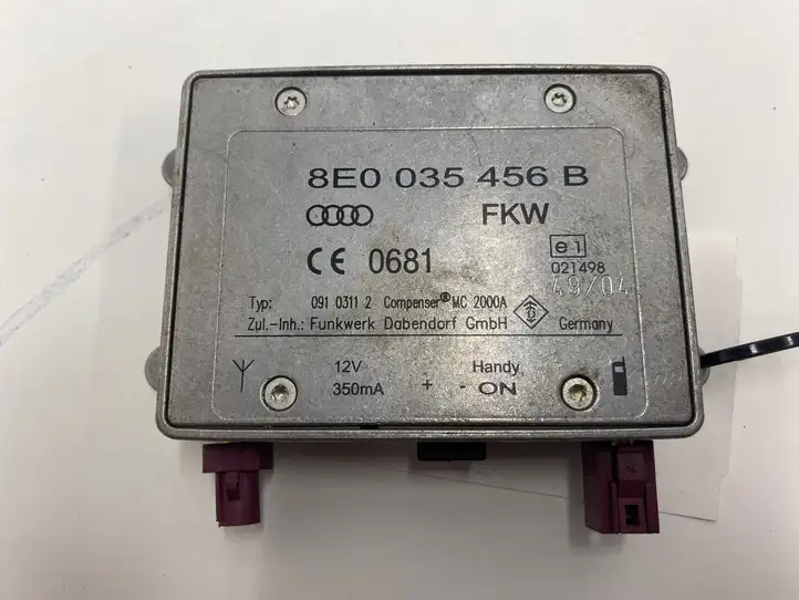 Audi A6 S6 C6 4F (2004 - 2008) 8E0035456B Усилитель антенны — фото 1