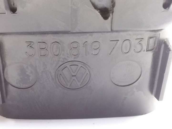 Volkswagen PASSAT B5.5 (2001 - 2005)  3B0819703D Боковая воздушный дефлектор