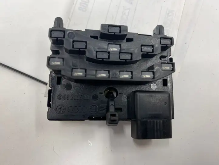 Audi A3/S3 8L (2000 - 2003) 1K0959654 Датчик угла поворота руля — фото 1