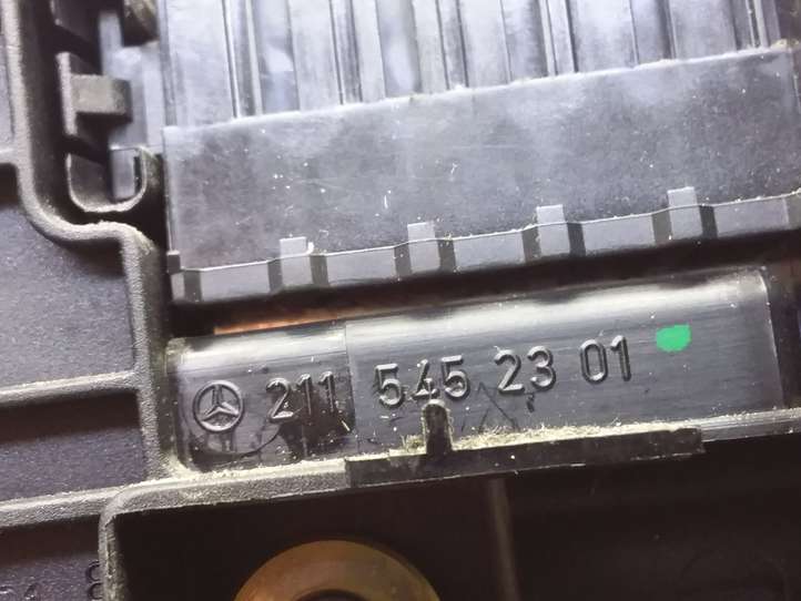 Mercedes-Benz E W211 (2002 - 2009)  2115452301 Узел подключения плюсовых проводов