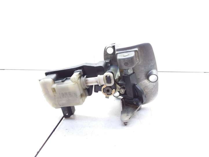 Seat Cordoba (6L) (2002 - 2009)  6L6827573D Замок задней крышки