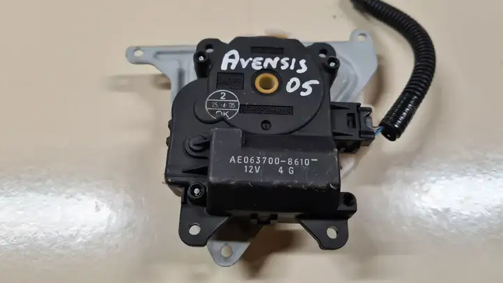 Toyota Avensis T250 (2003 - 2006) AE0637008610 Двигатель задвижки потока воздуха — фото 1