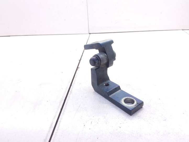 Seat Cordoba (6L) (2002 - 2009)  6L0831402 Верхняя петля передней двери